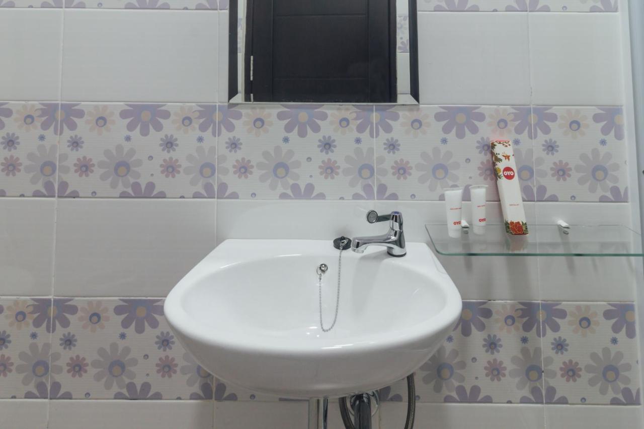 Clean & Comfort Homestay Ambon Exterior foto