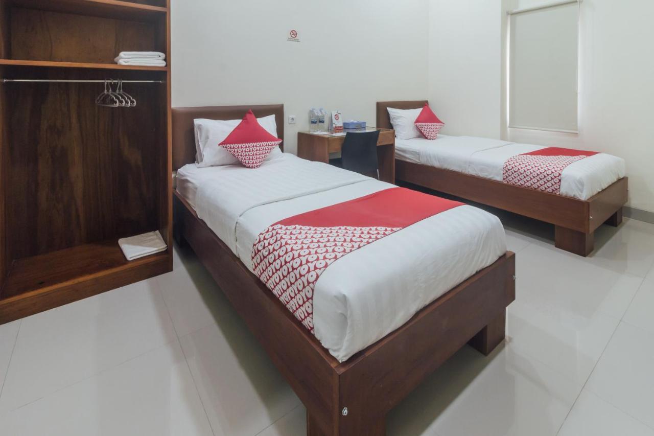 Clean & Comfort Homestay Ambon Exterior foto