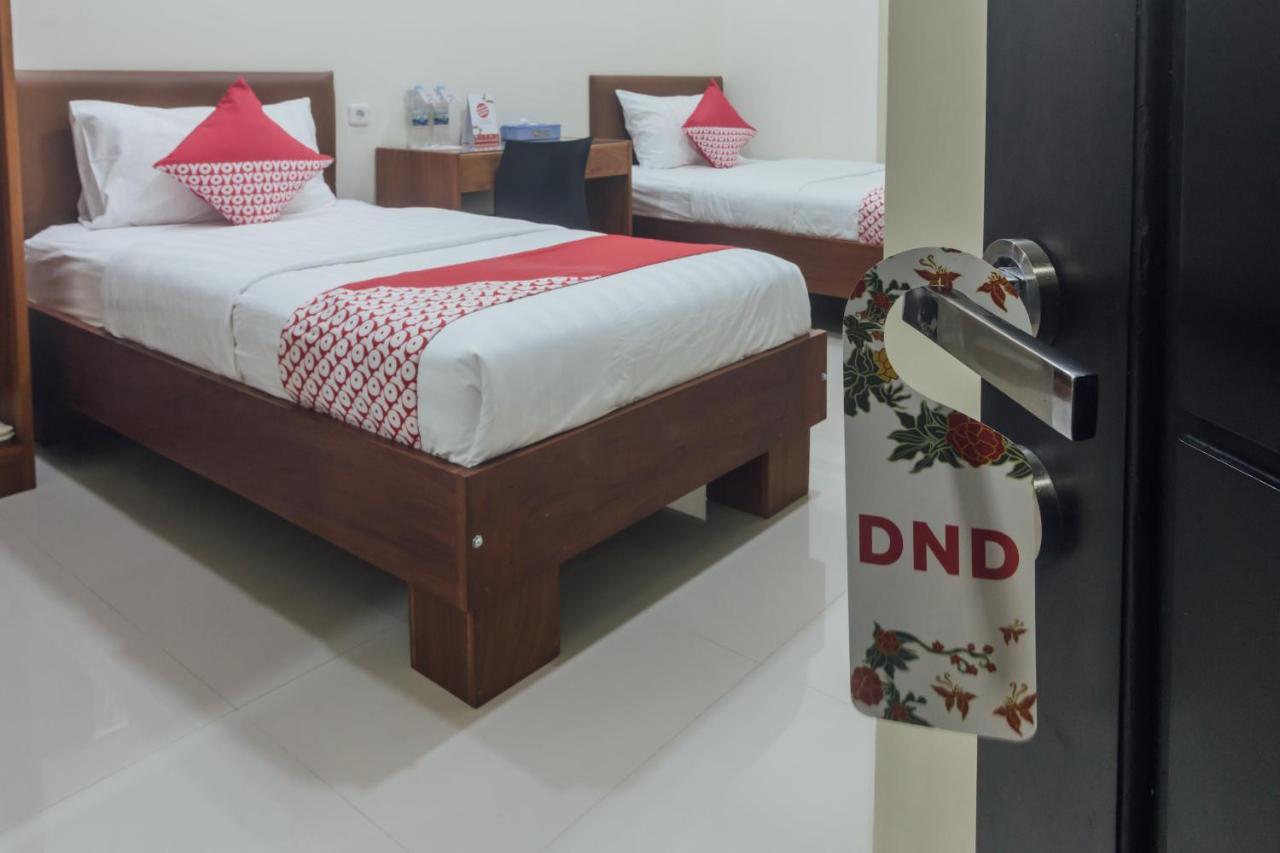 Clean & Comfort Homestay Ambon Exterior foto