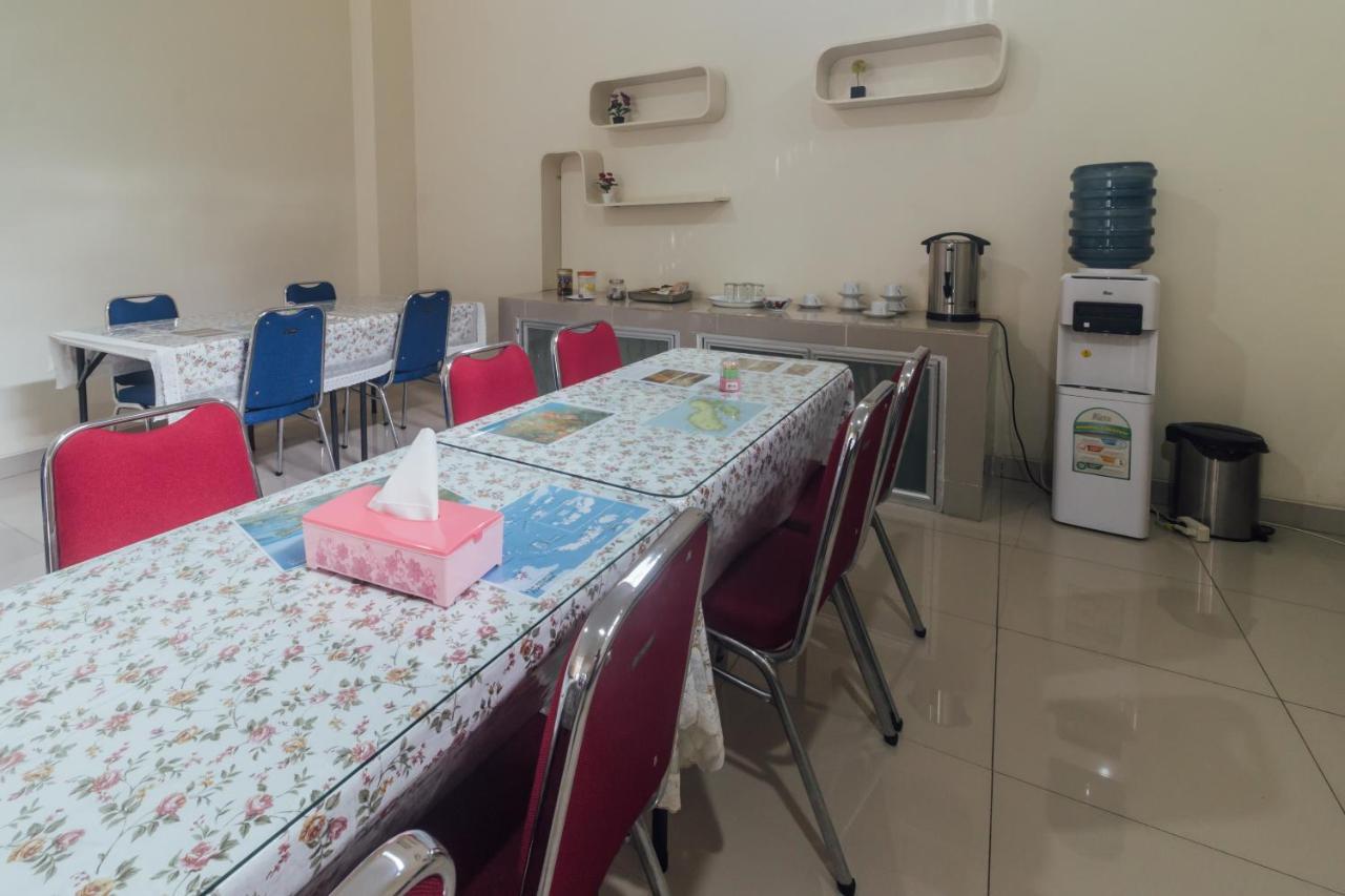 Clean & Comfort Homestay Ambon Exterior foto