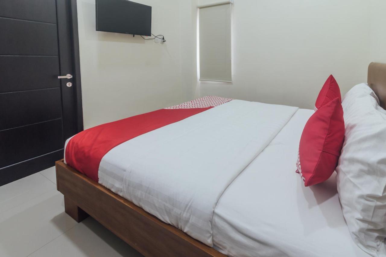 Clean & Comfort Homestay Ambon Exterior foto
