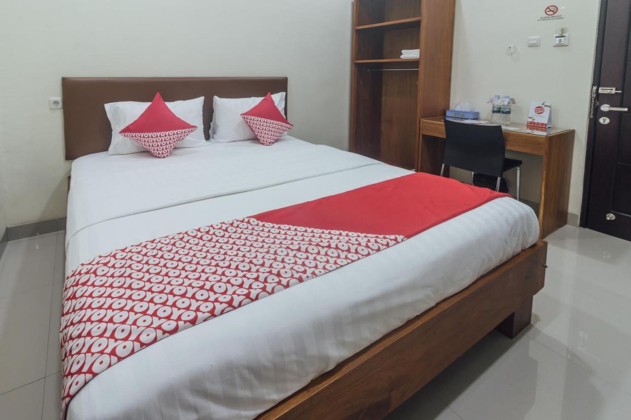 Clean & Comfort Homestay Ambon Exterior foto