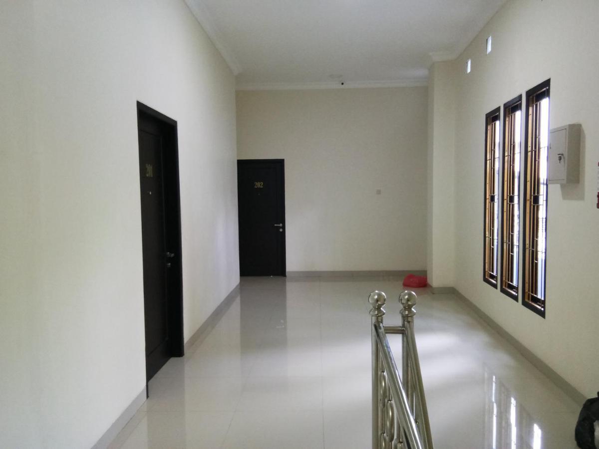 Clean & Comfort Homestay Ambon Exterior foto