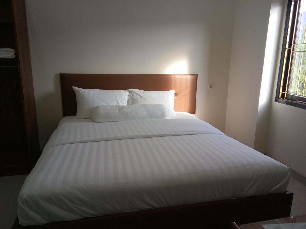 Clean & Comfort Homestay Ambon Exterior foto