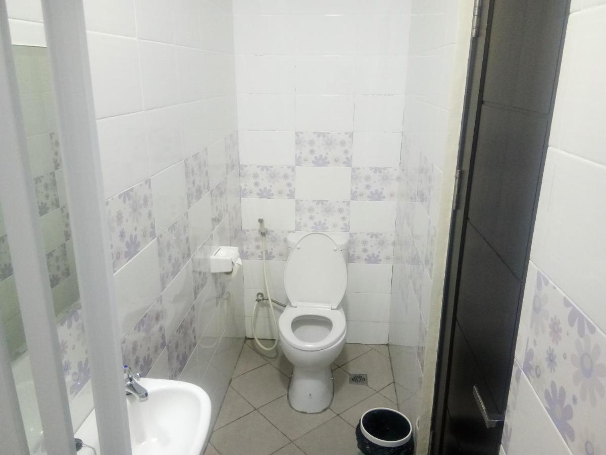 Clean & Comfort Homestay Ambon Exterior foto