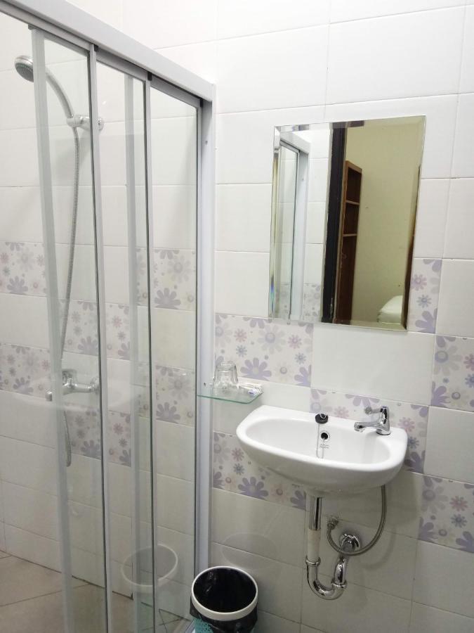 Clean & Comfort Homestay Ambon Exterior foto